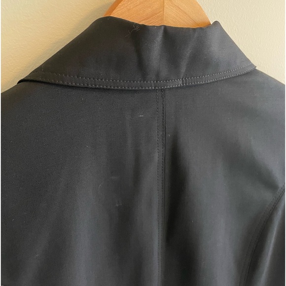 Size 4 Like New Authentic Burberry Blazer - Picture 9 of 17